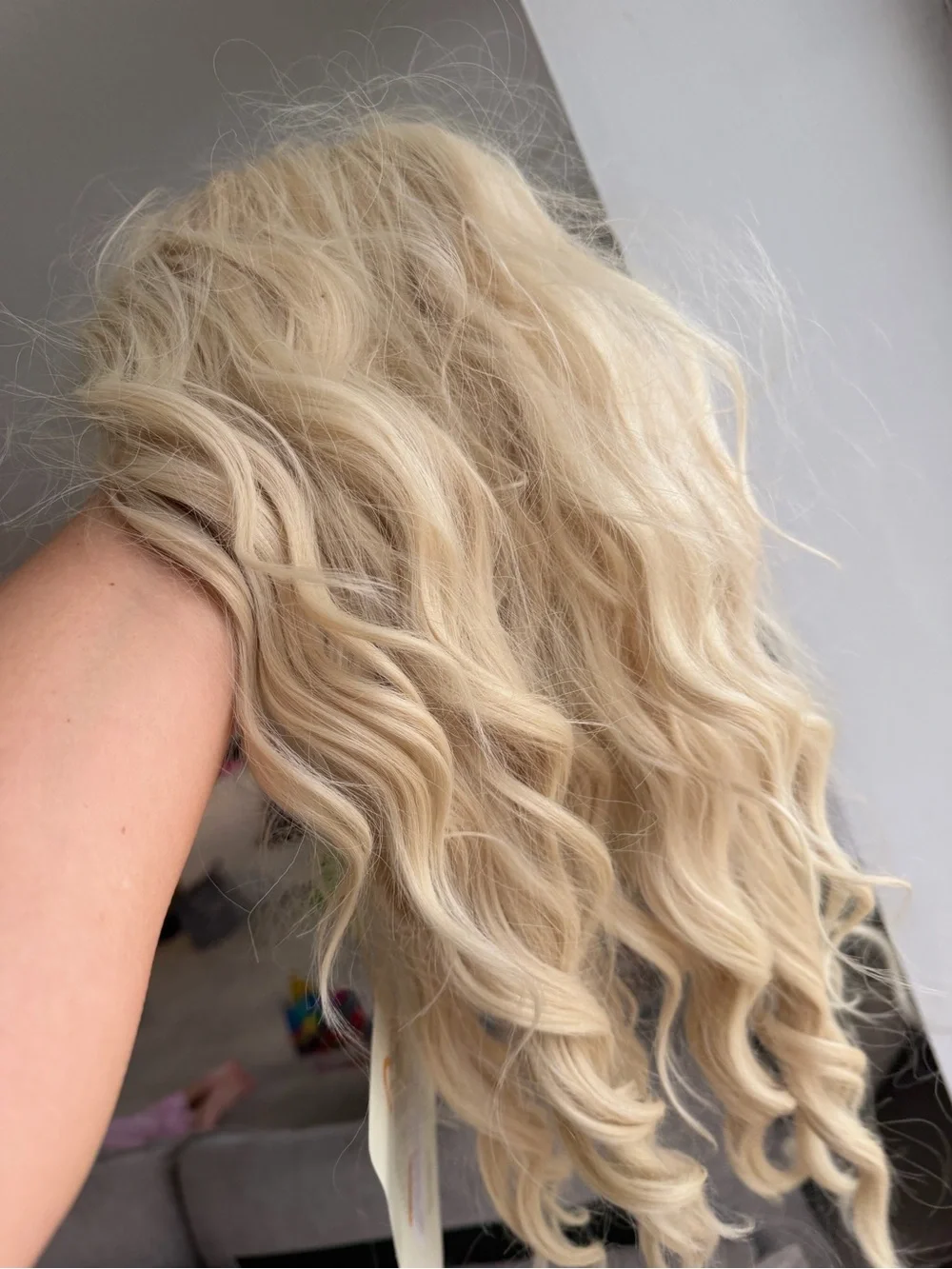 Blonde Wavy wig- Natural Light Blonde